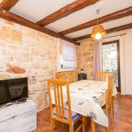 Appartement Sanja *